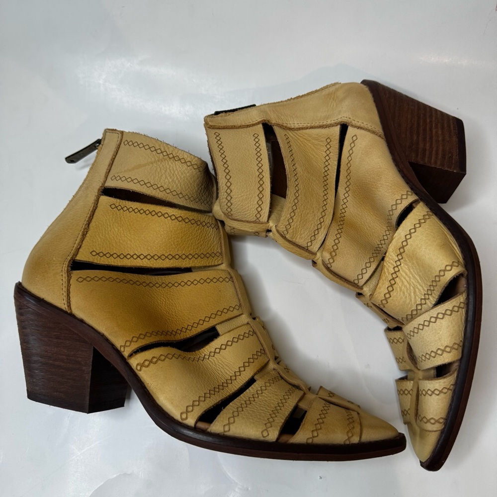 Veracruz Lex Boots - Picture 4 of 6